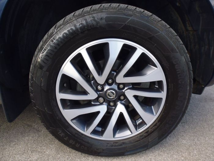 Nissan Navara Double Cab Pick Up Tekna 2.3dCi 190 4WD Pick Up Diesel Blue