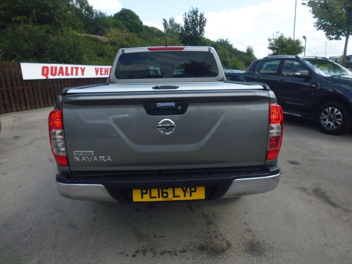 Nissan Navara Double Cab Pick Up N-Connecta 2.3dCi 190 4WD Pick Up Diesel Grey