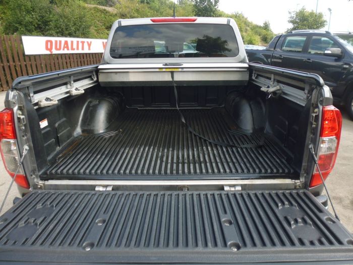 Nissan Navara Double Cab Pick Up N-Connecta 2.3dCi 190 4WD Pick Up Diesel Grey
