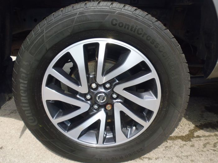 Nissan Navara Double Cab Pick Up N-Connecta 2.3dCi 190 4WD Pick Up Diesel Grey