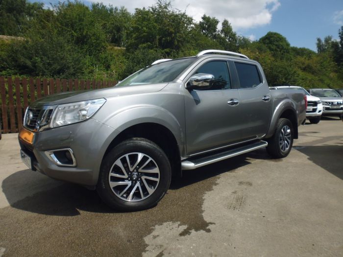 Nissan Navara Double Cab Pick Up Tekna 2.3dCi 190 4WD Auto Pick Up Diesel Grey