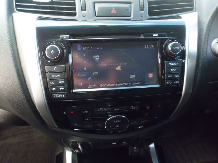 Nissan Navara Double Cab Pick Up N-Connecta 2.3dCi 190 4WD Pick Up Diesel Grey