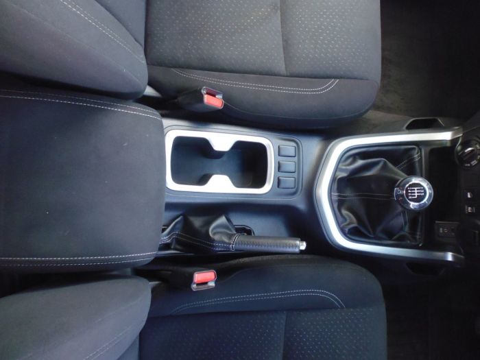 Nissan Navara Double Cab Pick Up N-Connecta 2.3dCi 190 4WD Pick Up Diesel Grey