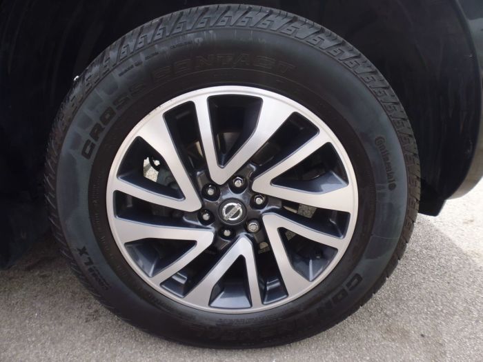 Nissan Navara Double Cab Pick Up Tekna 2.3dCi 190 4WD Pick Up Diesel Black