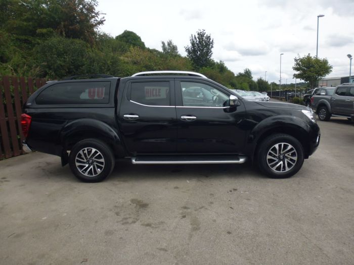 Nissan Navara Double Cab Pick Up Tekna 2.3dCi 190 4WD Pick Up Diesel Black