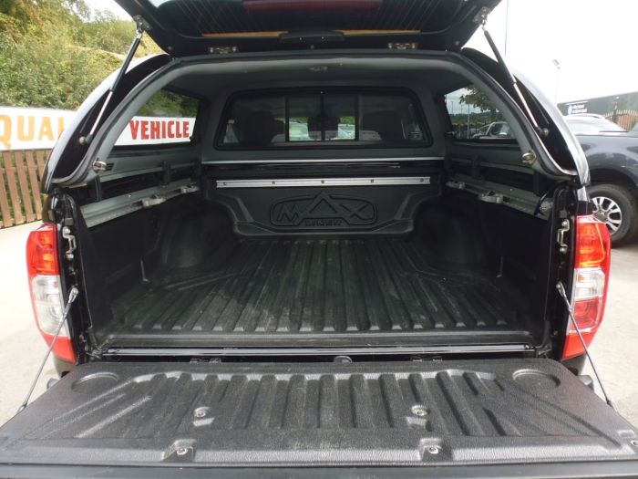 Nissan Navara Double Cab Pick Up Tekna 2.3dCi 190 4WD Pick Up Diesel Black