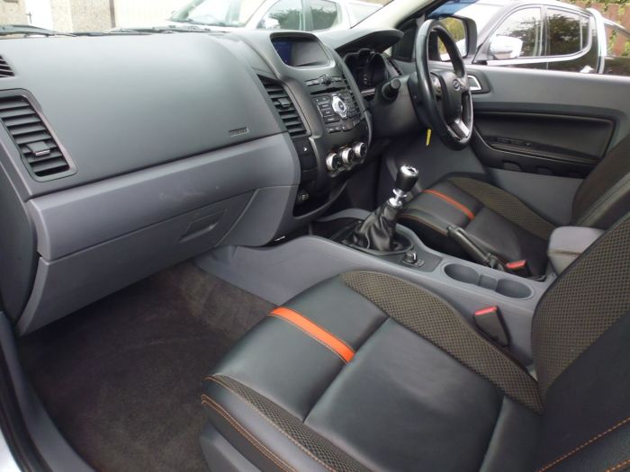 Ford Ranger Pick Up Double Cab Wildtrak 3.2 TDCi 4WD Pick Up Diesel Silver