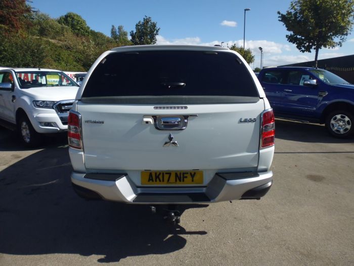 Mitsubishi L200 2.4 Double Cab DI-D 178 Barbarian 4WD Auto Pick Up Diesel White