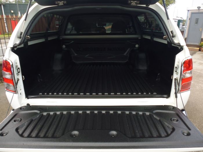 Mitsubishi L200 2.4 Double Cab DI-D 178 Barbarian 4WD Auto Pick Up Diesel White