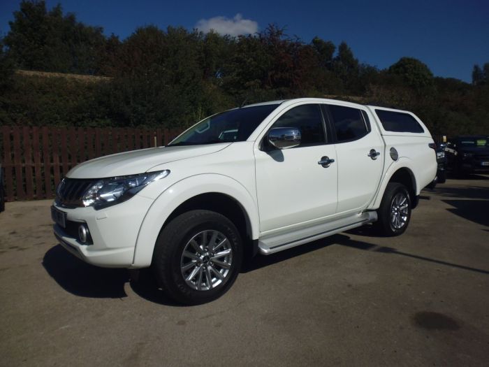 Mitsubishi L200 2.4 Double Cab DI-D 178 Barbarian 4WD Auto Pick Up Diesel White