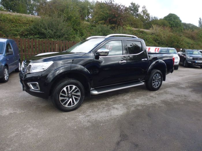 Nissan Navara Double Cab Pick Up Tekna 2.3dCi 190 4WD Pick Up Diesel Black