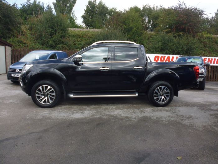 Nissan Navara Double Cab Pick Up Tekna 2.3dCi 190 4WD Pick Up Diesel Black