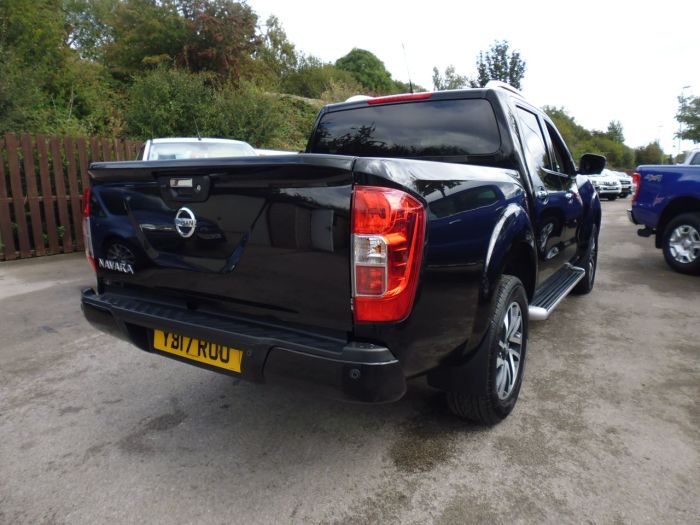 Nissan Navara Double Cab Pick Up Tekna 2.3dCi 190 4WD Pick Up Diesel Black