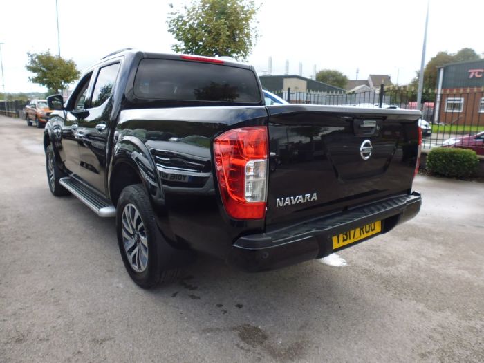 Nissan Navara Double Cab Pick Up Tekna 2.3dCi 190 4WD Pick Up Diesel Black