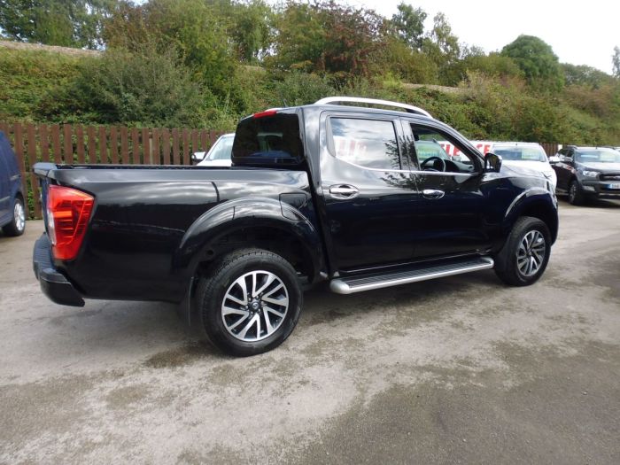 Nissan Navara Double Cab Pick Up Tekna 2.3dCi 190 4WD Pick Up Diesel Black
