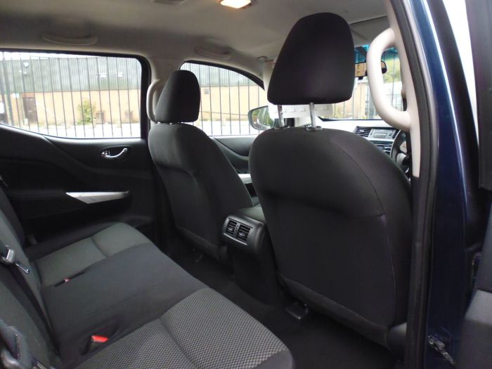 Nissan Navara Double Cab Pick Up Acenta 2.3dCi 160 4WD Pick Up Diesel Blue