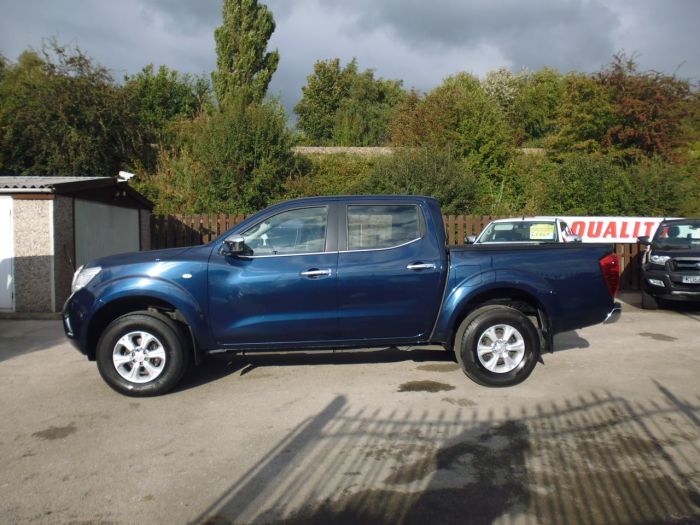 Nissan Navara Double Cab Pick Up Acenta 2.3dCi 160 4WD Pick Up Diesel Blue