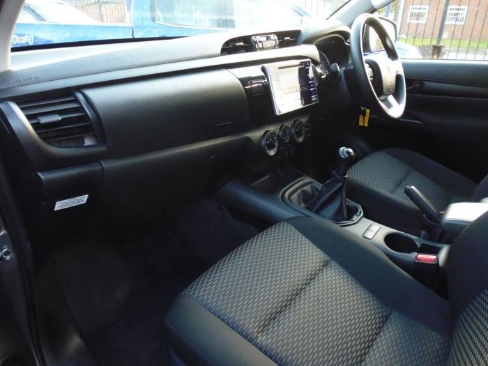 Toyota Hilux Active D/Cab Pick Up 2.4 D-4D Pick Up Diesel Grey