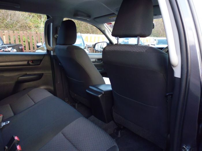 Toyota Hilux Active D/Cab Pick Up 2.4 D-4D Pick Up Diesel Grey