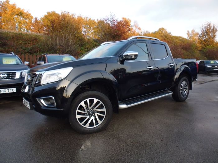 Nissan Navara Double Cab Pick Up Tekna 2.3dCi 190 4WD Pick Up Diesel Black