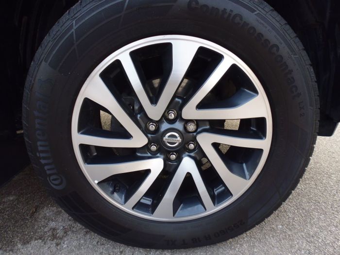 Nissan Navara Double Cab Pick Up Tekna 2.3dCi 190 4WD Pick Up Diesel Black