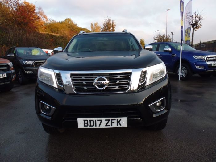 Nissan Navara Double Cab Pick Up Tekna 2.3dCi 190 4WD Pick Up Diesel Black
