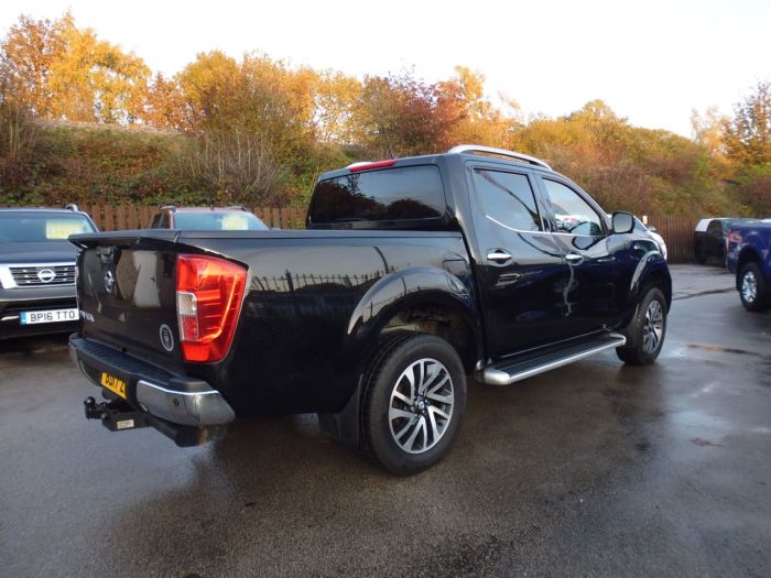 Nissan Navara Double Cab Pick Up Tekna 2.3dCi 190 4WD Pick Up Diesel Black