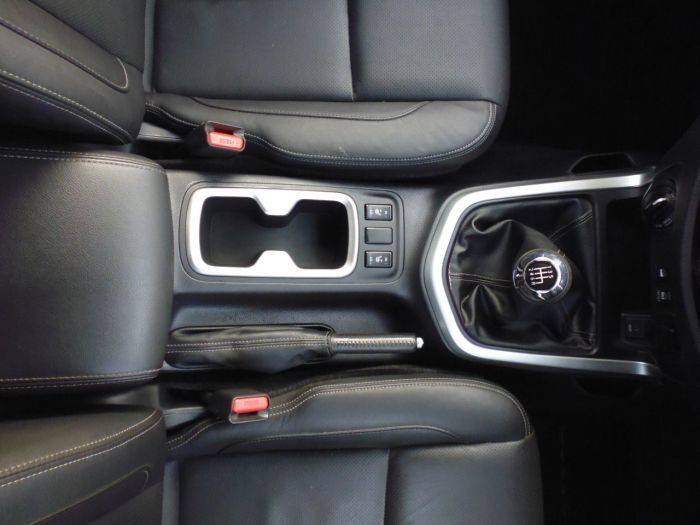 Nissan Navara Double Cab Pick Up Tekna 2.3dCi 190 4WD Pick Up Diesel Black