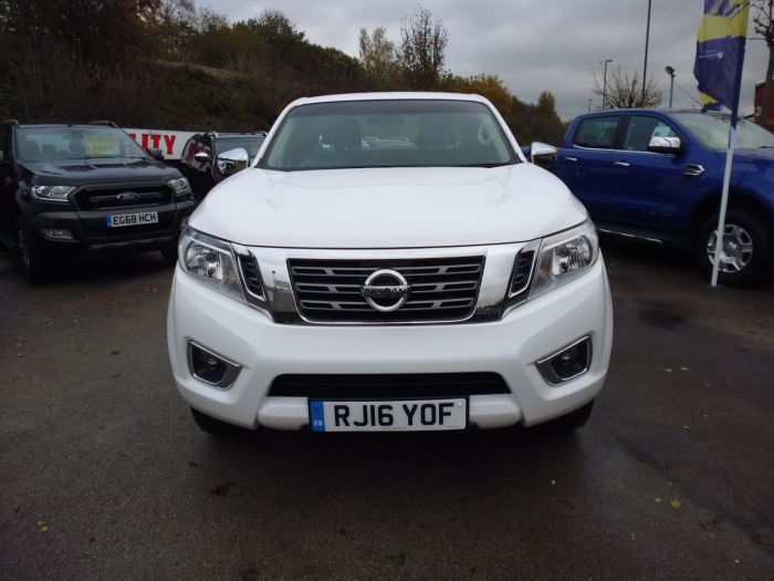Nissan Navara King Cab Pick Up Acenta 2.3dCi 160 4WD Pick Up Diesel White