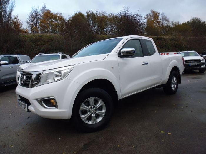 Nissan Navara King Cab Pick Up Acenta 2.3dCi 160 4WD Pick Up Diesel White