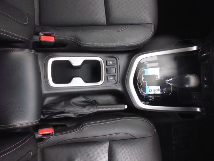Nissan Navara Double Cab Pick Up Tekna 2.3dCi 190 4WD Auto Pick Up Diesel Black