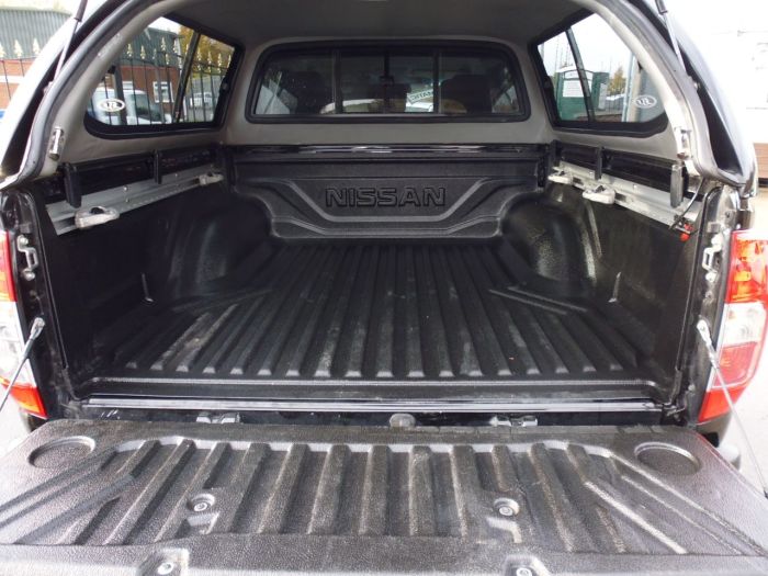 Nissan Navara Double Cab Pick Up Tekna 2.3dCi 190 4WD Auto Pick Up Diesel Black