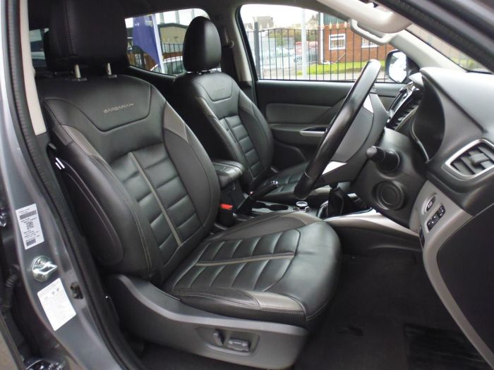 Mitsubishi L200 2.4 Double Cab DI-D 178 Barbarian 4WD Pick Up Diesel Grey