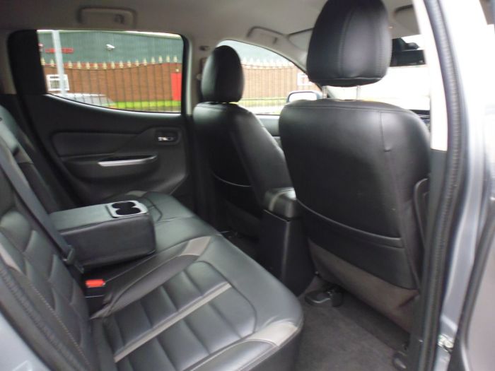 Mitsubishi L200 2.4 Double Cab DI-D 178 Barbarian 4WD Pick Up Diesel Grey