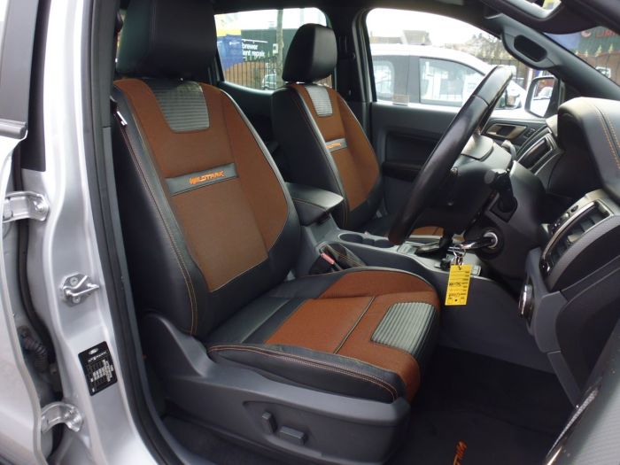 Ford Ranger Pick Up Double Cab Wildtrak 3.2 TDCi 200 Auto Pick Up Diesel Silver