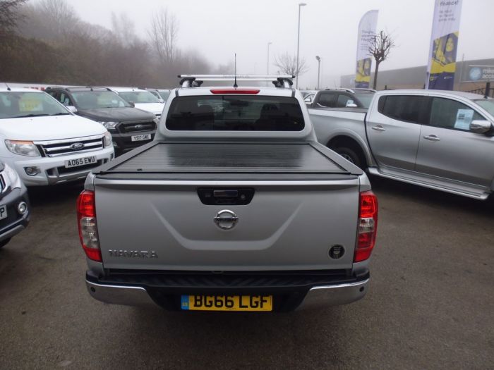 Nissan Navara Double Cab Pick Up Tekna 2.3dCi 190 4WD Auto Pick Up Diesel Silver