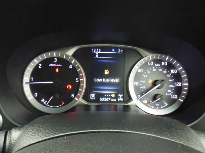 Nissan Navara Double Cab Pick Up Tekna 2.3dCi 190 4WD Auto Pick Up Diesel Silver