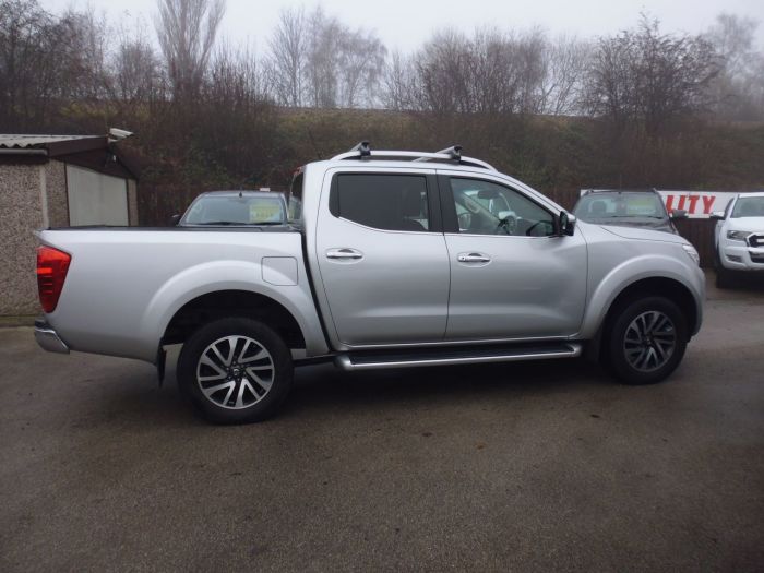 Nissan Navara Double Cab Pick Up Tekna 2.3dCi 190 4WD Auto Pick Up Diesel Silver