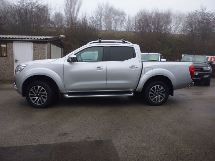 Nissan Navara Double Cab Pick Up Tekna 2.3dCi 190 4WD Auto Pick Up Diesel Silver